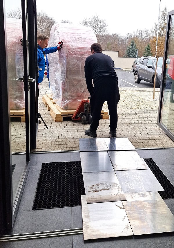 CT scanner being deliver to a customer for CT scan installation - LBN Medical